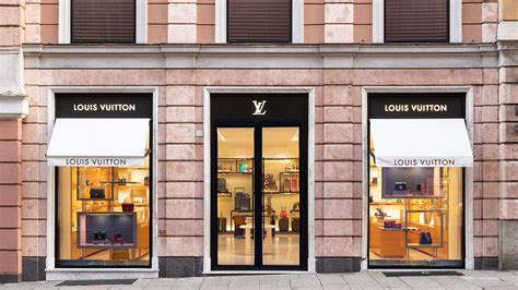 louis vuitton genova portafoglio|Louis Vuitton Genova store, Italy.